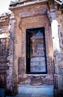 Jain gods in niches