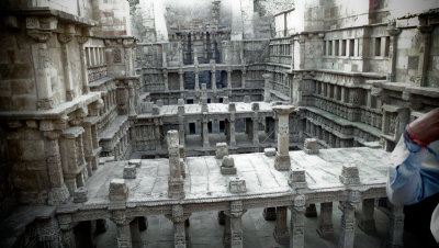  Queen's  stepwell has 4 levels