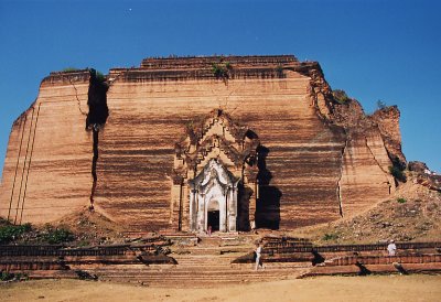cracked temple Myanmar