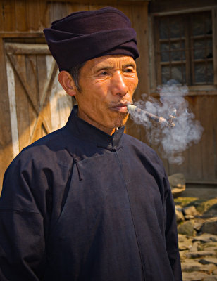  pipe smoker in Jidao Miao village