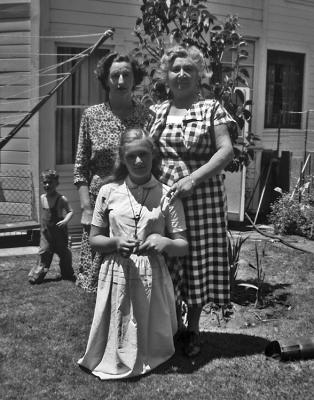 Becky,Helen,?.jpg