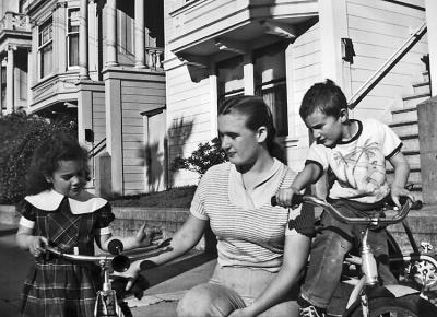 Becky,Rachel,Davy,bikes.jpg
