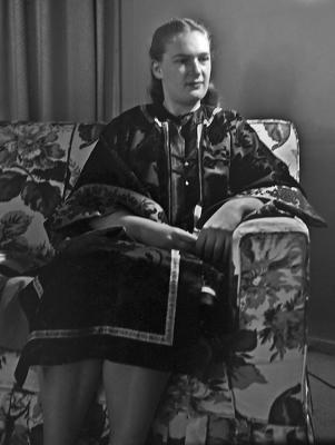 Becky,Chinese robe-2.jpg