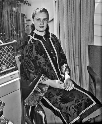 Becky,robe.jpg