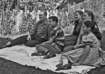 Dave,kids,backyard.jpg