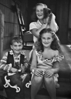 Davey,Margy,Becky,dog-2.jpg