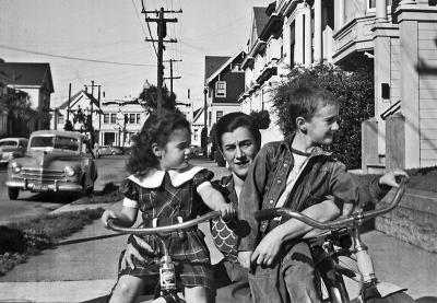 Edith,Rachel,Davy,bikes.jpg