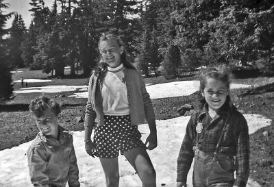 Family in snow-4.jpg