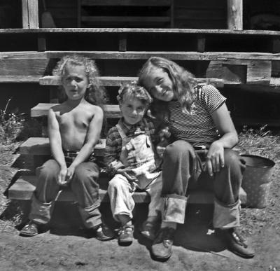 Margy,Davy,Becky,steps.jpg