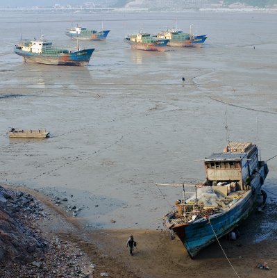 Grounded Vessels  Ly