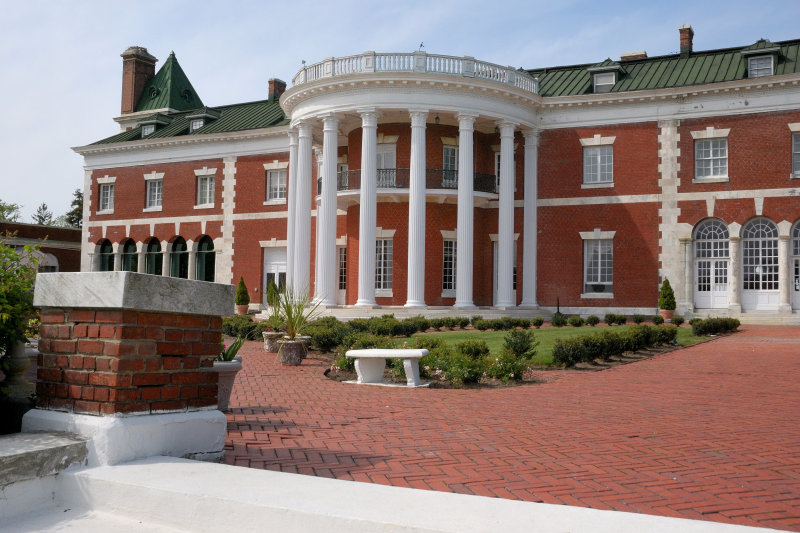 Bourne Mansion, Oakdale