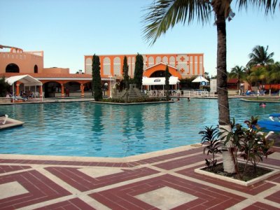 The pool is rumoured to be the largest on Cozumel