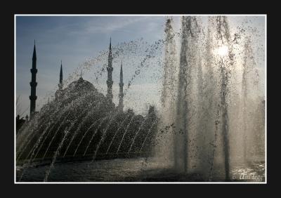 Sultan Ahmet Camii and fountain