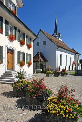 Dorfplatz Neuheim (82412)
