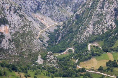 The road from Beges to La Hermida.jpg