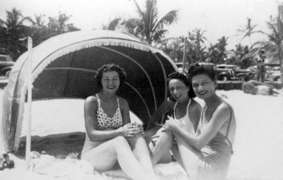 1942 - Lutrelle Conger (right), Inez Conger Skelton (behind her) and Eleanor Clancey at the beach
