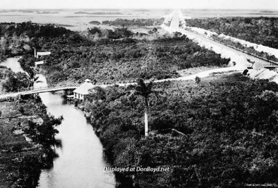 1913 - the Miami River south fork and north fork with the newly dug Miami Canal (upper right)