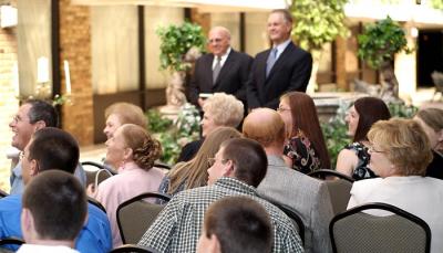 Guests watching Kathy approach, photo #7213