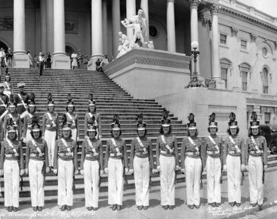1940 - Miami Edison Senior High Cadettes in Washington, DC (right half of image)