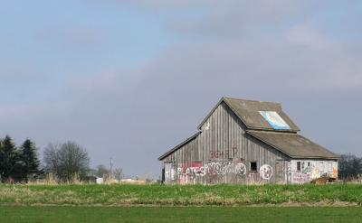 Graffiti barn