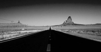 Road to Monument Valley