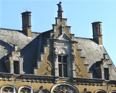 LARGE & SMALL GABLES