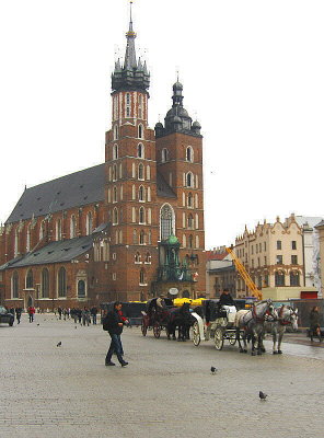 HORSE CARRIAGES BY ST MARY'S CHURCH