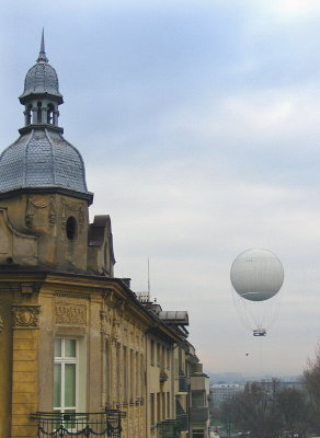 ROOFTOPS & BALLOON