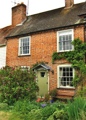 COTTAGE IN CHURCH PATH