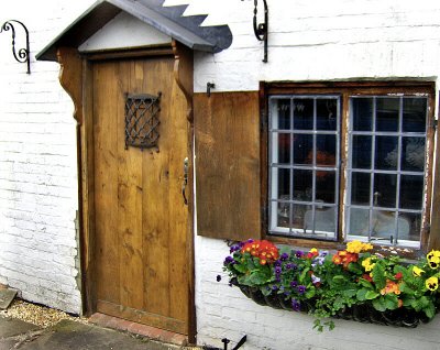 COTTAGE ENTRANCE