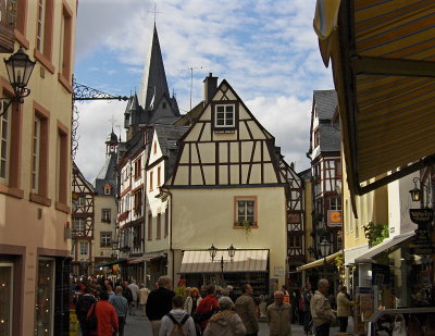 A BERNKASTEL STREET .  4   978