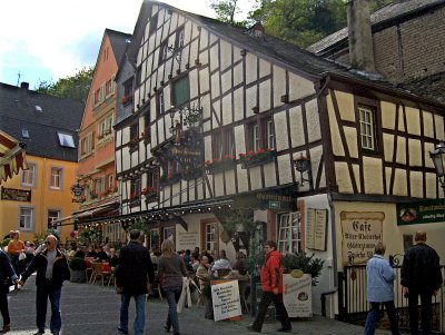 BERNKASTEL STREET .  2