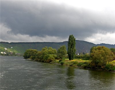 APPROACHING STORM