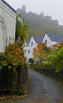 LANE TO THE CASTLE THURANT