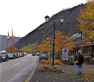 AUTUMN ON THE PROMENADE