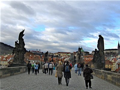 A WALKING ACROSS TO MALA STRANA   524