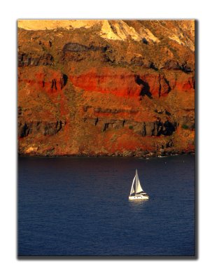 Voilier Terre rouge Oia