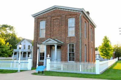 This is Thomas Edison's Menlo Park office and library; in the background sits his laboratory. (PP)