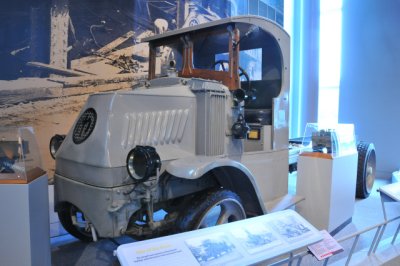 1927 Mack AC (AC Series), on loan from Mack Truck Historical Museum.