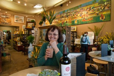 c3222 Wine, arts, flowers and espresso