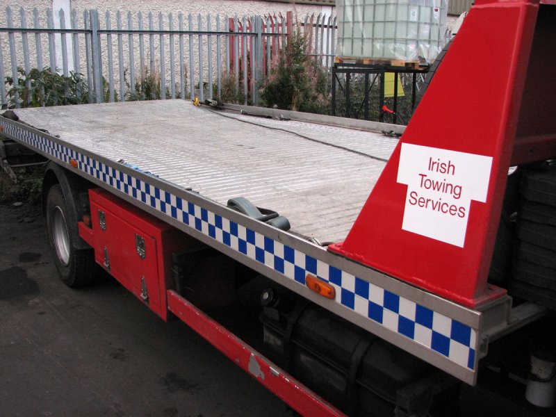 Flat Bed Wrecker