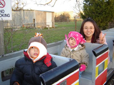 小小遊樂園坐火車