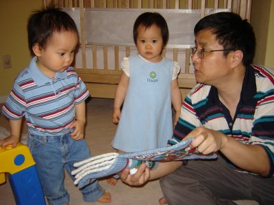 洗完澡爸爸給講故事