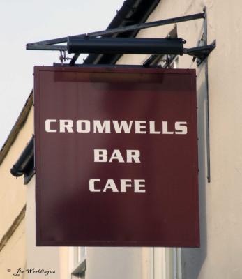 CROMWELLS BAR