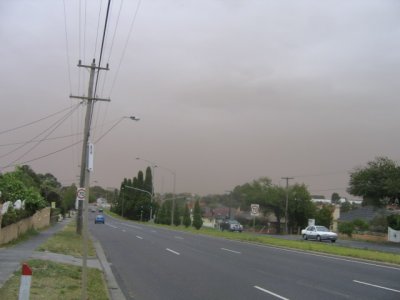 2 april Dust storm above Melbourne