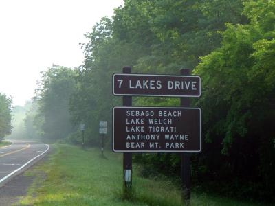 g3/22/615722/3/52851275.57LAKESDRIVE.jpg