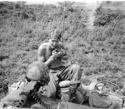 ME HOLDING OTTO IN NAM