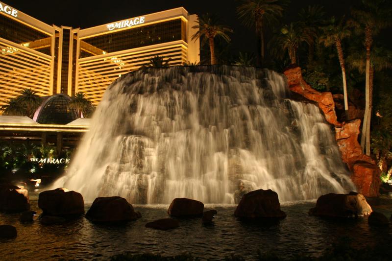 LV2004_099.jpg