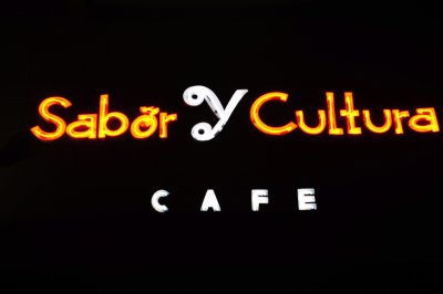 Sabor y Cultura Neon