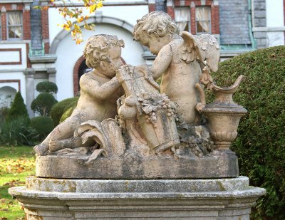 Newport cherub angels sculpture.
